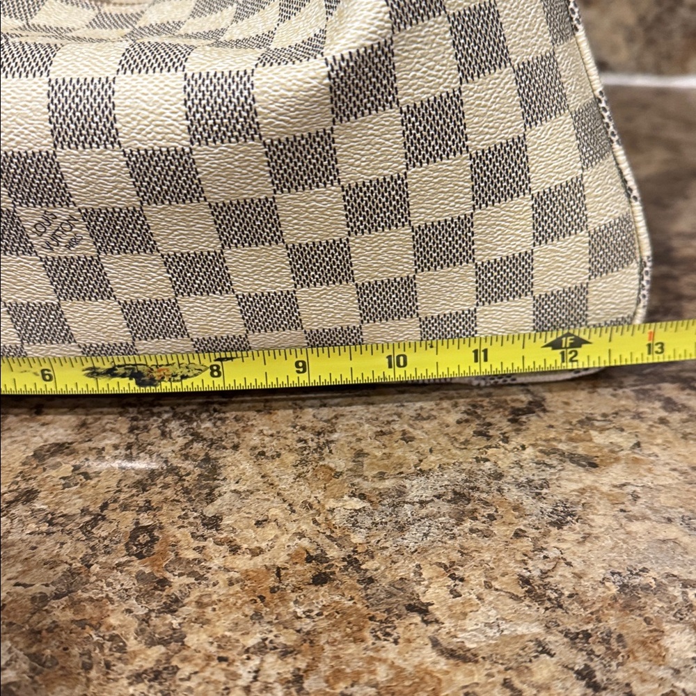 Checkered Shoulder Bag - Picture 10 of 12